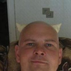 Два парня ищут девушку для двойного проникновения, впервые Два парня ищут девушку для двойного проникновения, впервые