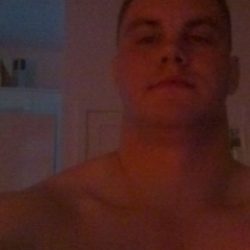 Парень, ищу одну, постоянную и надолго Парень, ищу одну, постоянную и надолго