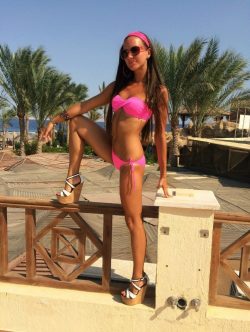 Девушка с хорошей внешностью, ищу молодого человека для секса Девушка с хорошей внешностью, ищу молодого человека для секса