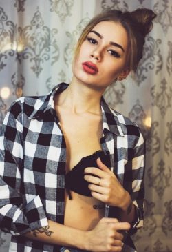 Девушка ищет девушку в Иркутске для интим встреч и ласк Девушка ищет девушку в Иркутске для интим встреч и ласк