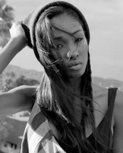 Красивая девушка из Москвы познакомится с мужчиной для интимных встреч Красивая девушка из Москвы познакомится с мужчиной для интимных встреч