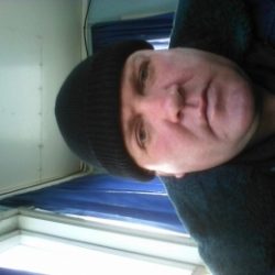 Два молодых человека ищут девушку для постоянных отношений Два молодых человека ищут девушку для постоянных отношений